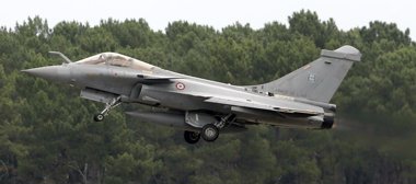 Foto: Francia realiza sus primeros vuelos de reconocimiento en Siria (REGIS DUVIGNAU / REUTERS)