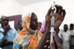 Foto: El Gobierno de RDC se está quedando sin vacunas contra la fiebre amarilla (MOHAMED NURELDIN ABDALLAH / R) 